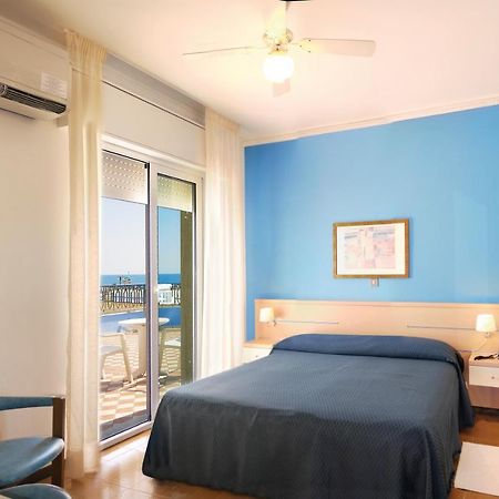 Hotel La Brezza Frontemare Lido di Jesolo Kültér fotó