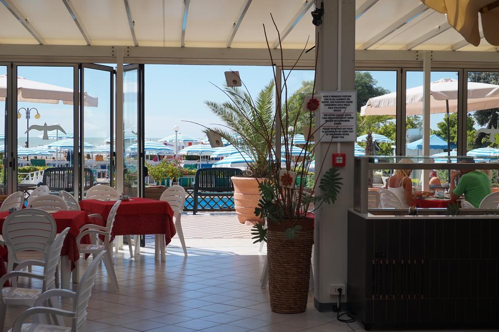 Hotel La Brezza Frontemare Lido di Jesolo Kültér fotó