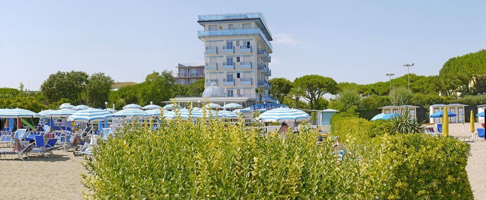 Hotel La Brezza Frontemare Lido di Jesolo Kültér fotó