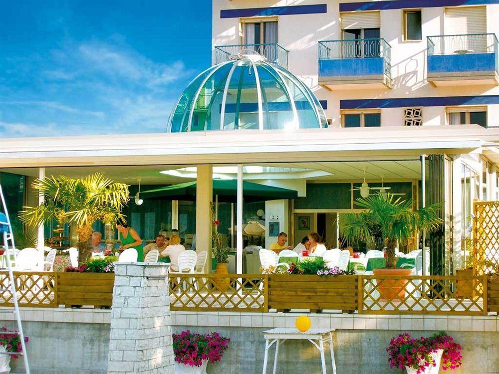 Hotel La Brezza Frontemare Lido di Jesolo Kültér fotó