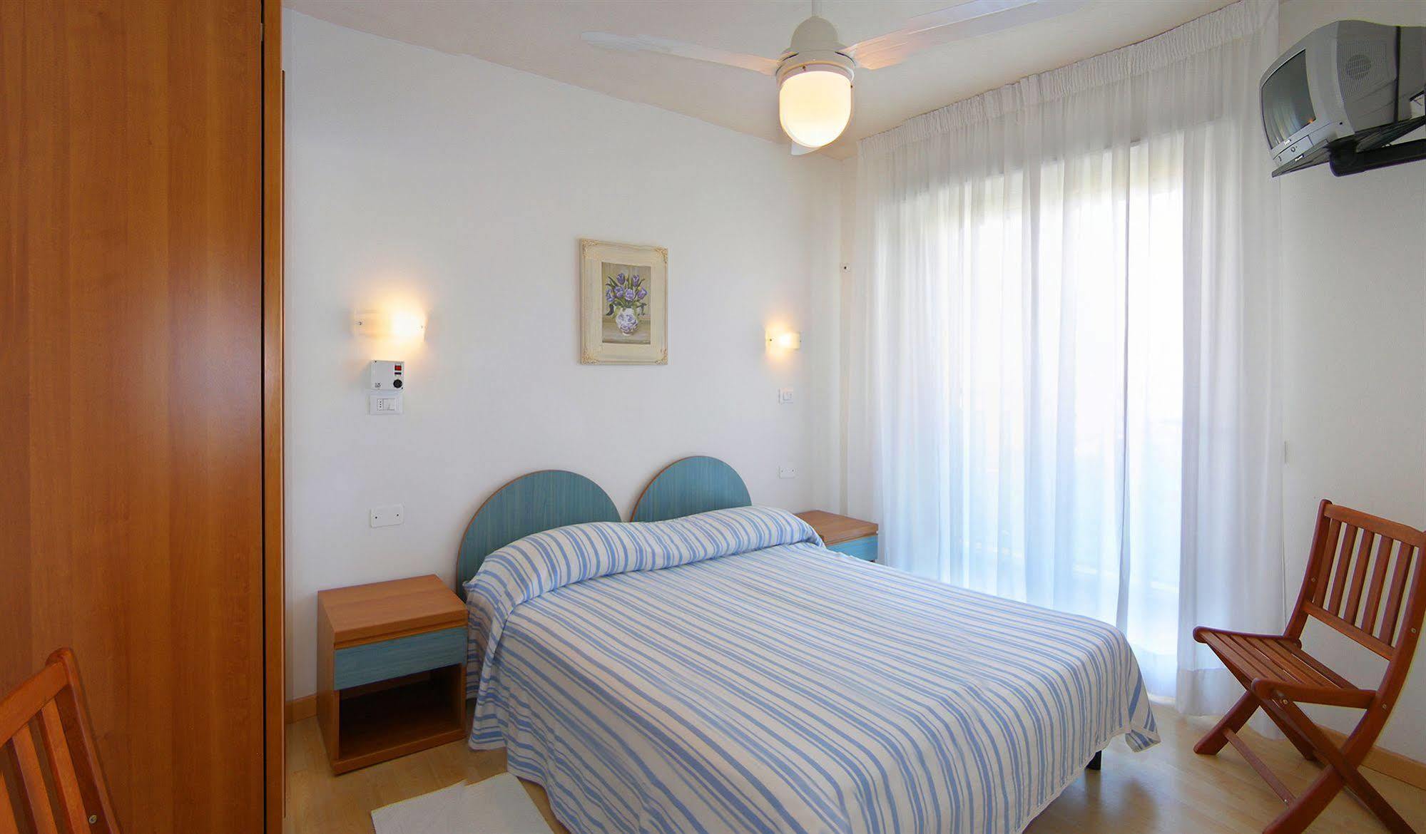 Hotel La Brezza Frontemare Lido di Jesolo Kültér fotó
