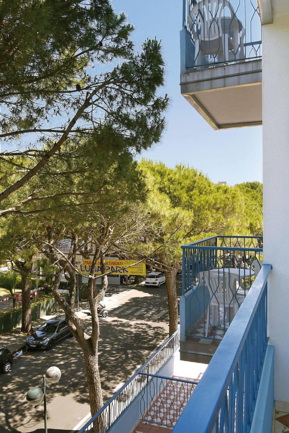 Hotel La Brezza Frontemare Lido di Jesolo Kültér fotó