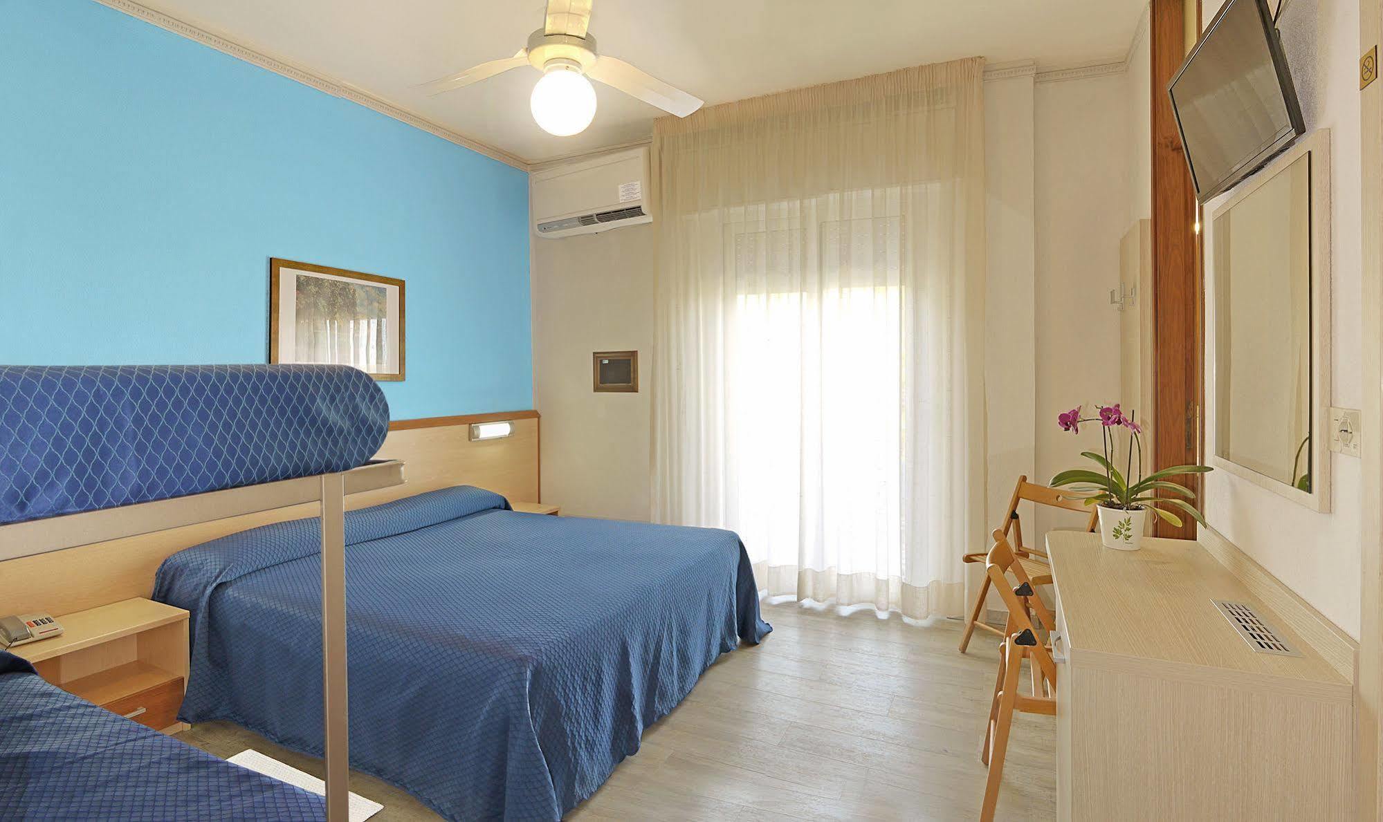 Hotel La Brezza Frontemare Lido di Jesolo Kültér fotó